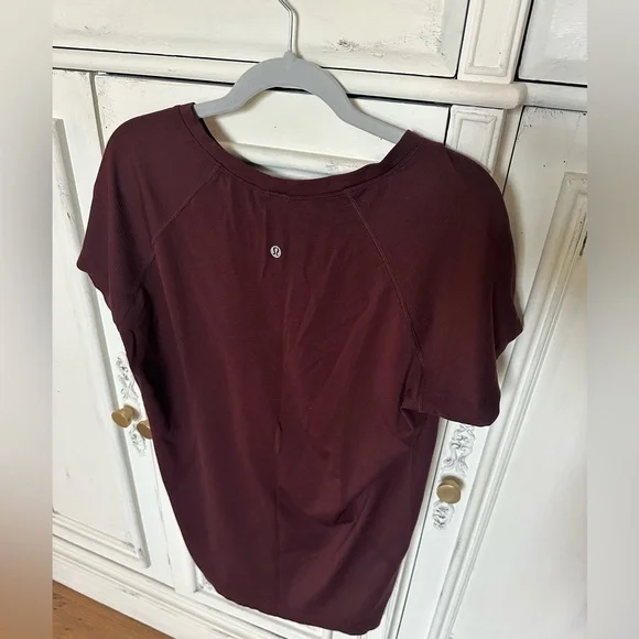 Lululemon Swiftly Tech Short Sleeve in
Cassis Maroon color size 16 - Picture 4 of 10